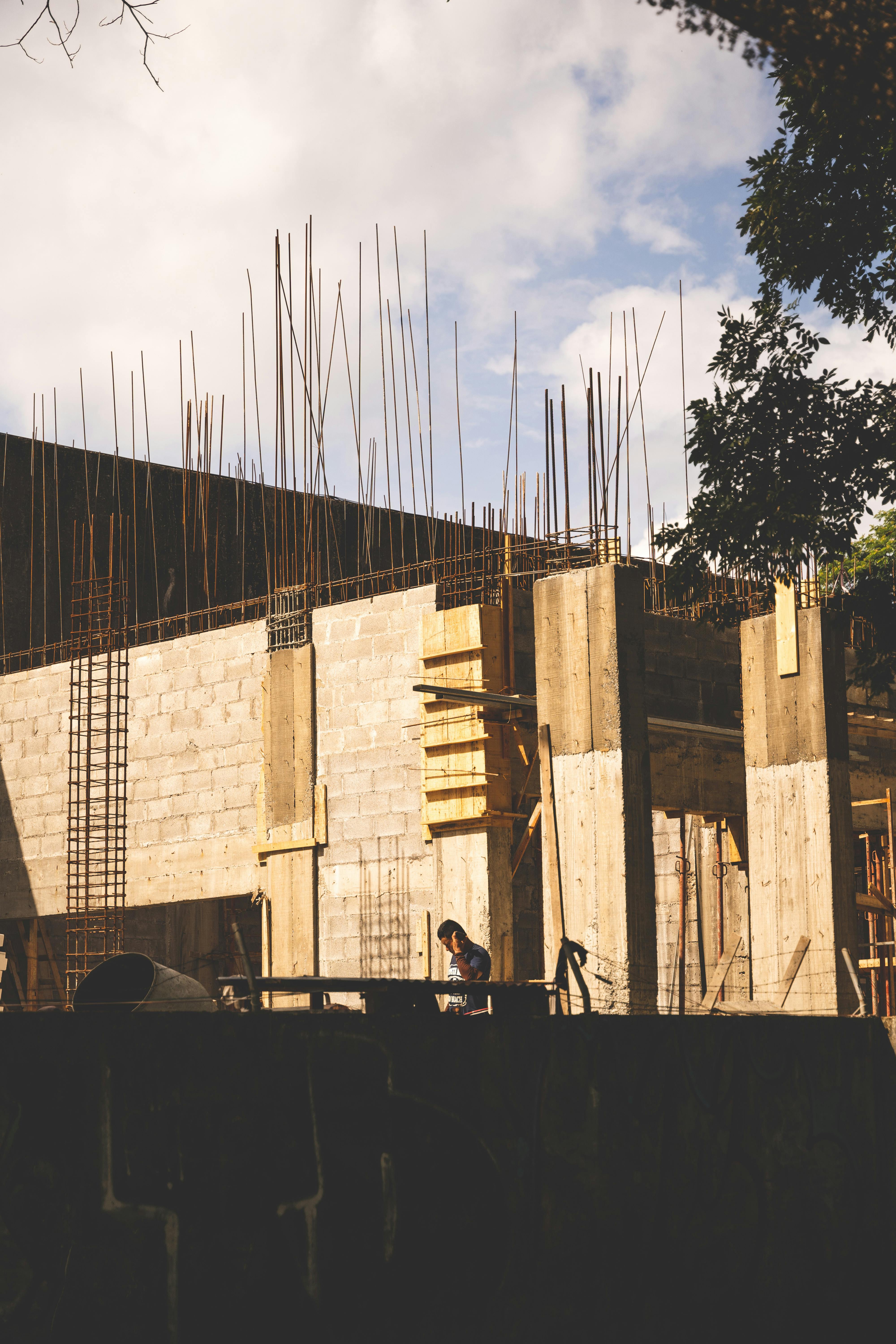 Fundații (beton armat, piloni, radier)